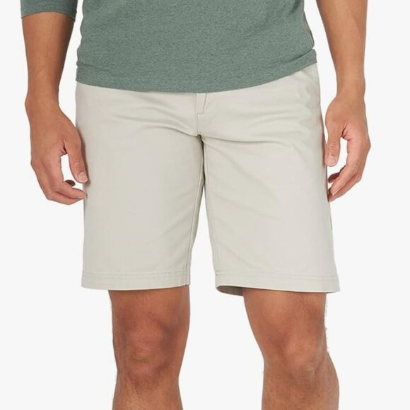 NWT Lee Men's Extreme Motion Flat Front Short, 30, stone - Picture 1 of 9